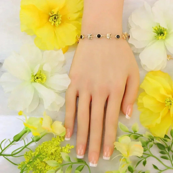 Minimalist Bracelet, Sleek & Modern Design, Women’s Fashion, YC110472-B - Picture 4 of 10